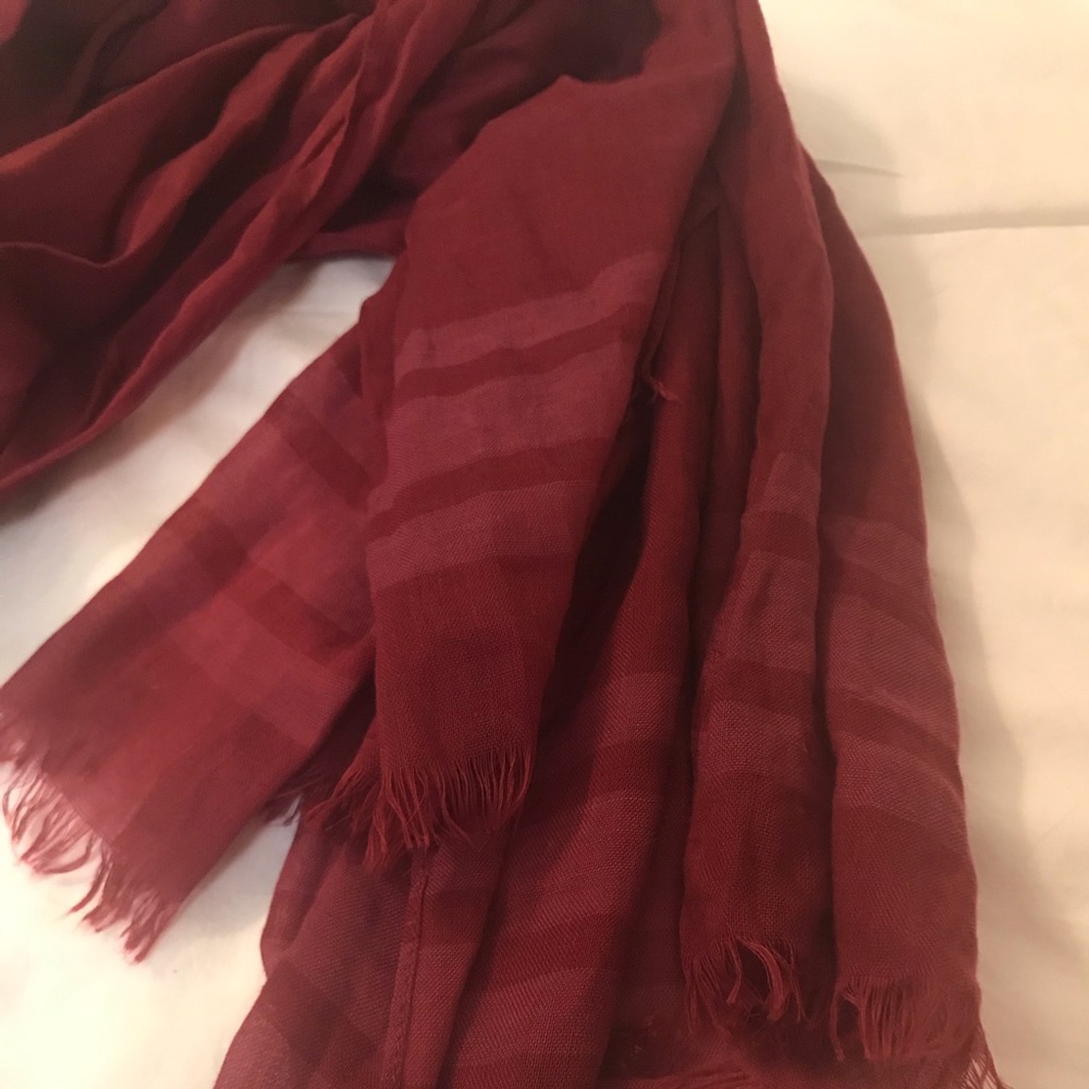Tommy Hilfiger light scarf